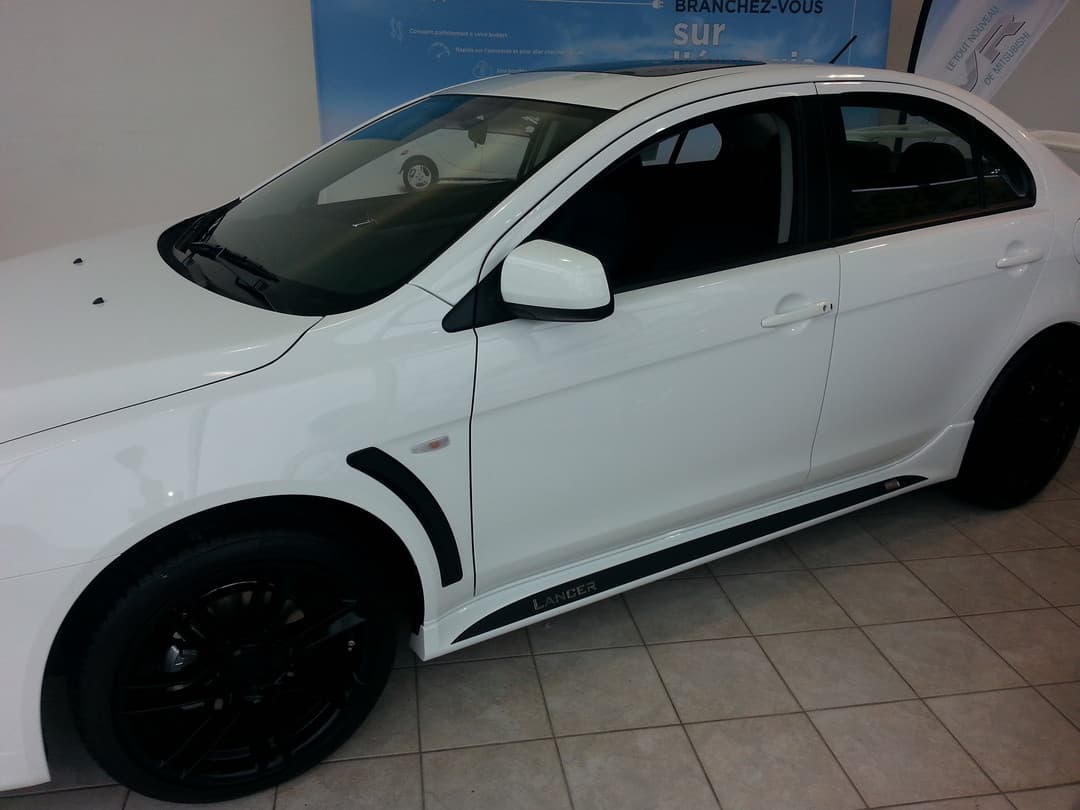 Rocker Trims A for 2008-2010 Mitsubishi Lancer