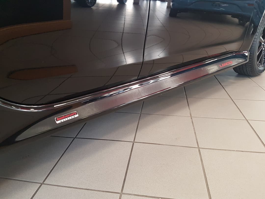 Rocker Trims A for 2008-2010 Mitsubishi Lancer